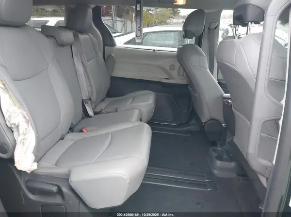 5TDJRKEC0NS082647 2022 TOYOTA SIENNA - Image 8