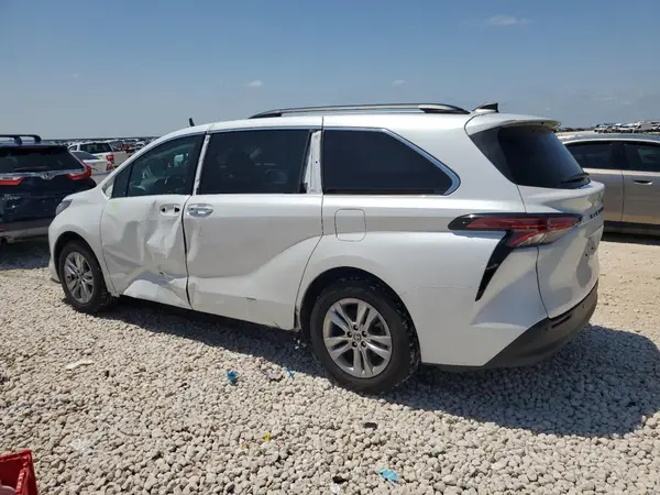 5TDJRKEC0NS087413 2022 TOYOTA SIENNA - Image 2