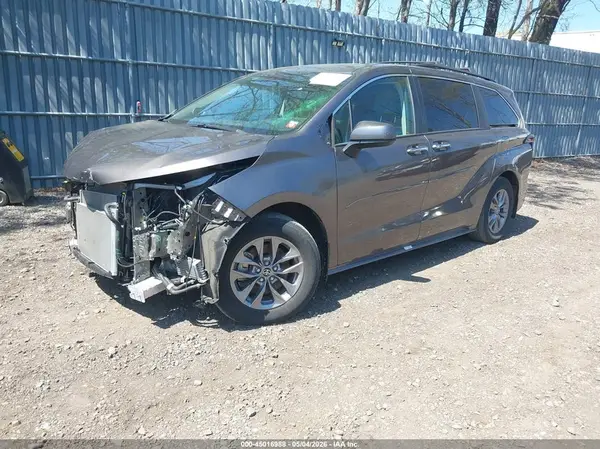 5TDJRKEC0PS173131 2023 TOYOTA SIENNA - Image 2