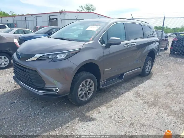 5TDJRKEC0RS180714 2024 TOYOTA SIENNA - Image 2