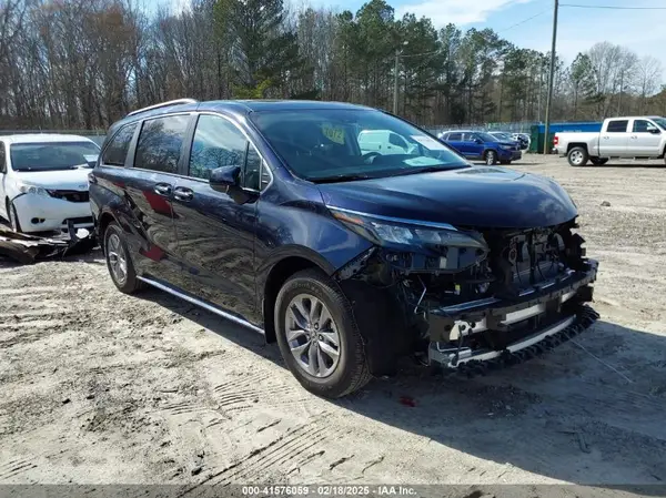 5TDJRKEC0RS220788 2024 TOYOTA SIENNA - Image 1