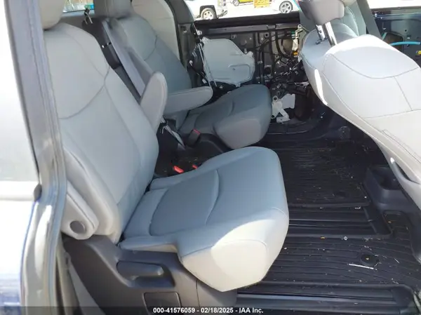 5TDJRKEC0RS220788 2024 TOYOTA SIENNA - Image 8
