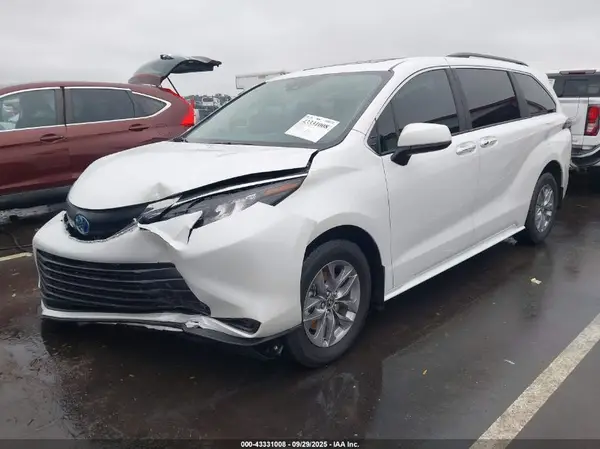 5TDJRKEC0SS236592 2025 TOYOTA SIENNA - Image 2