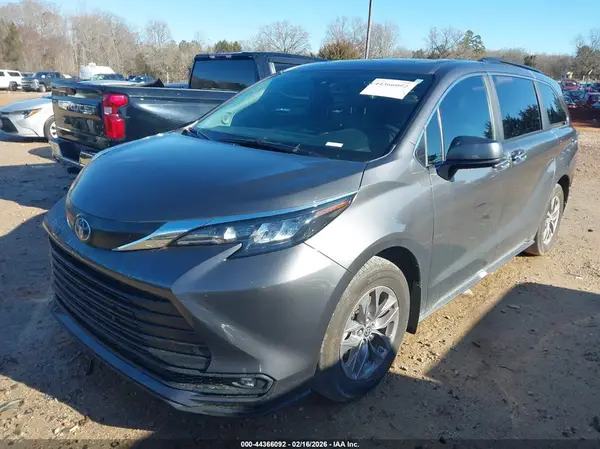 5TDJRKEC0SS237497 2025 TOYOTA SIENNA - Image 2