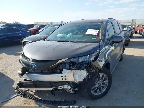 5TDJRKEC0SS241548 2025 TOYOTA SIENNA - Image 2
