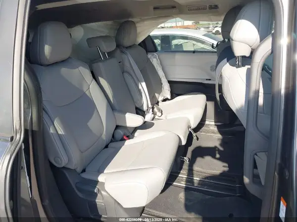 5TDJRKEC0SS241548 2025 TOYOTA SIENNA - Image 8
