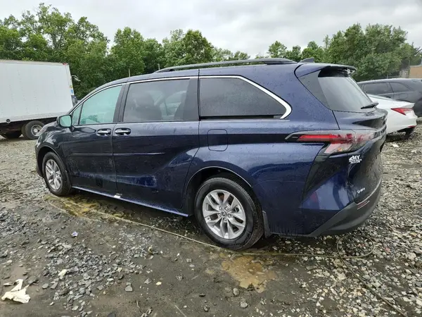 5TDJRKEC0SS254008 2025 TOYOTA SIENNA - Image 2