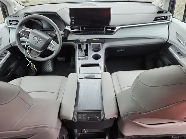 5TDJRKEC0SS254008 2025 TOYOTA SIENNA - Image 8