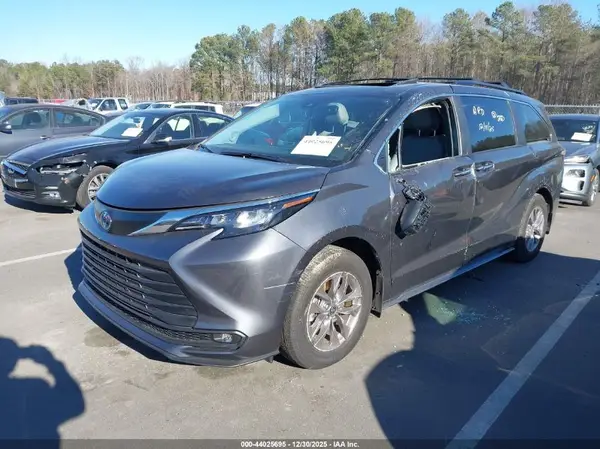 5TDJRKEC0SS258723 2025 TOYOTA SIENNA - Image 2