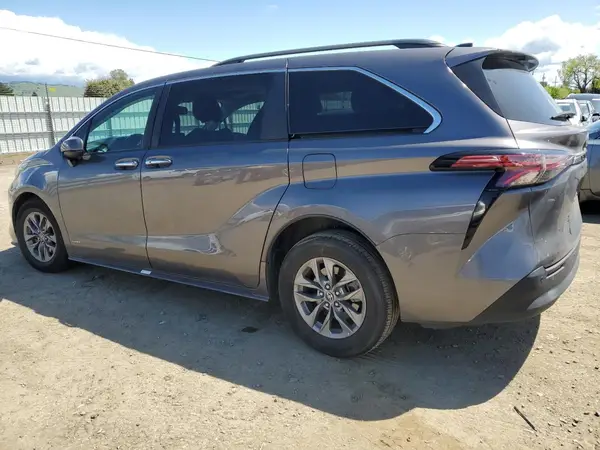 5TDJRKEC1MS005543 2021 TOYOTA SIENNA - Image 2