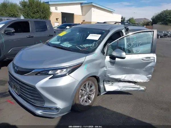 5TDJRKEC1MS016929 2021 TOYOTA SIENNA - Image 2