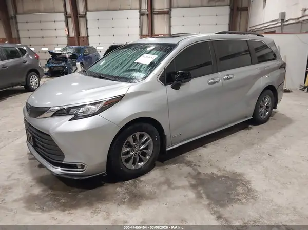 5TDJRKEC1MS022455 2021 TOYOTA SIENNA - Image 2