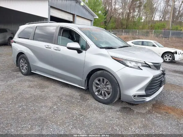 5TDJRKEC1MS027266 2021 TOYOTA SIENNA - Image 1