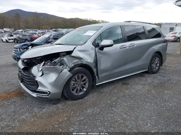 5TDJRKEC1MS027266 2021 TOYOTA SIENNA - Image 2