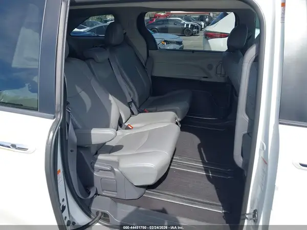 5TDJRKEC1MS037764 2021 TOYOTA SIENNA - Image 8