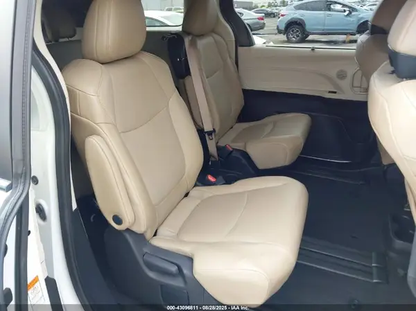 5TDJRKEC1NS097089 2022 TOYOTA SIENNA - Image 8