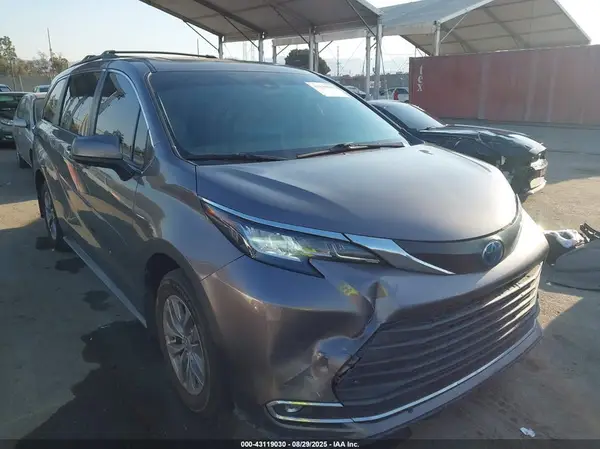 5TDJRKEC1NS097755 2022 TOYOTA SIENNA - Image 1