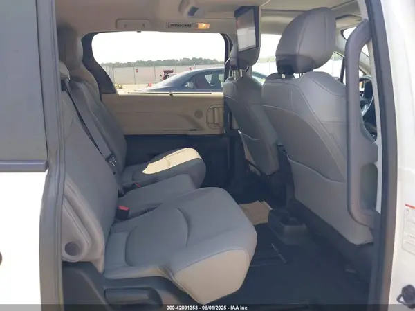 5TDJRKEC1NS134190 2022 TOYOTA SIENNA - Image 8
