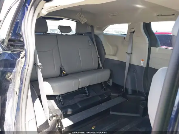 5TDJRKEC1PS136816 2023 TOYOTA SIENNA - Image 8