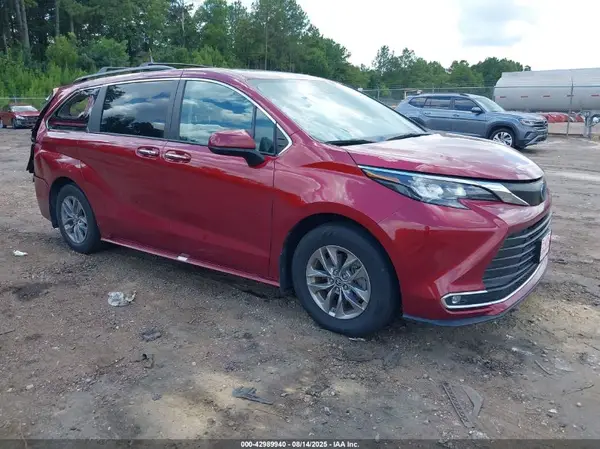 5TDJRKEC1RS197179 2024 TOYOTA SIENNA - Image 1