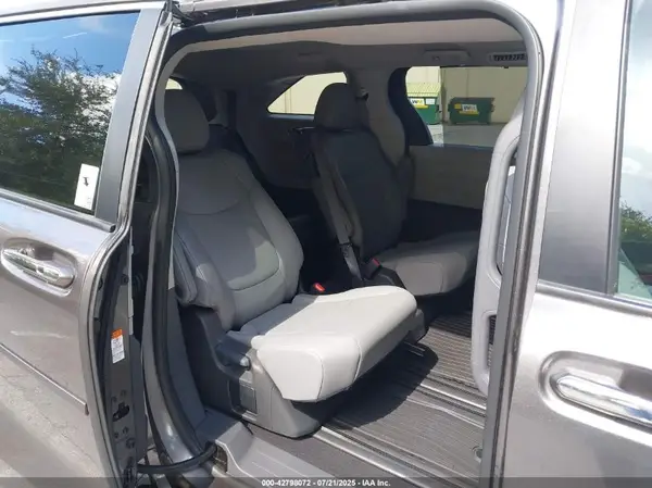 5TDJRKEC1RS204762 2024 TOYOTA SIENNA - Image 8