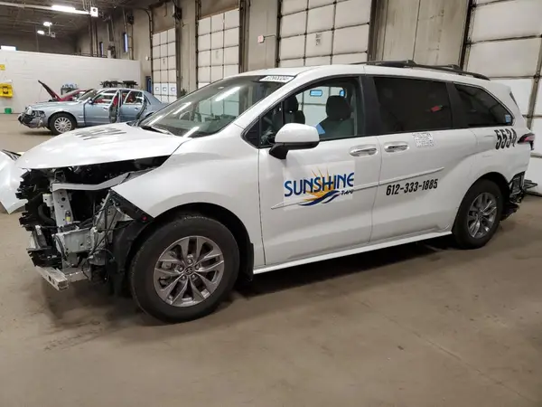 5TDJRKEC1RS209234 2024 TOYOTA SIENNA - Image 1