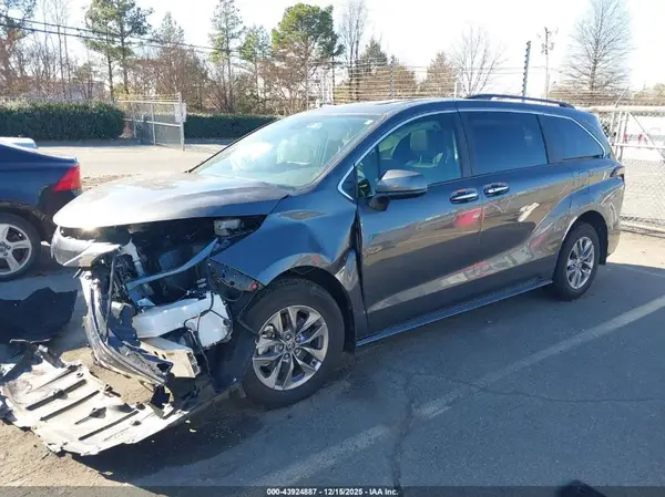 5TDJRKEC1SS268774 2025 TOYOTA SIENNA - Image 2
