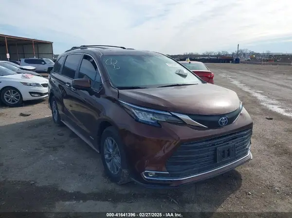 5TDJRKEC2MS005454 2021 TOYOTA SIENNA - Image 1