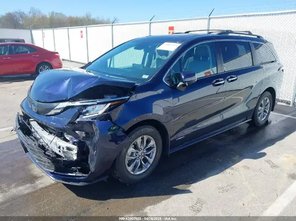 5TDJRKEC2MS023873 2021 TOYOTA SIENNA - Image 2