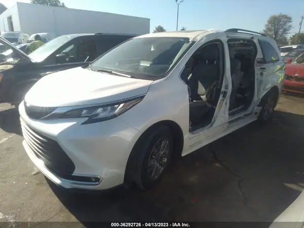 5TDJRKEC2MS055559 2021 TOYOTA SIENNA - Image 2