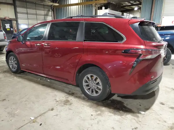 5TDJRKEC2MS068568 2021 TOYOTA SIENNA - Image 2
