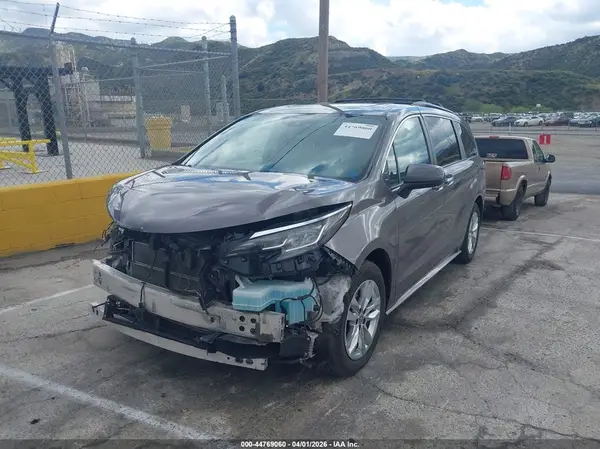 5TDJRKEC2NS083878 2022 TOYOTA SIENNA - Image 2