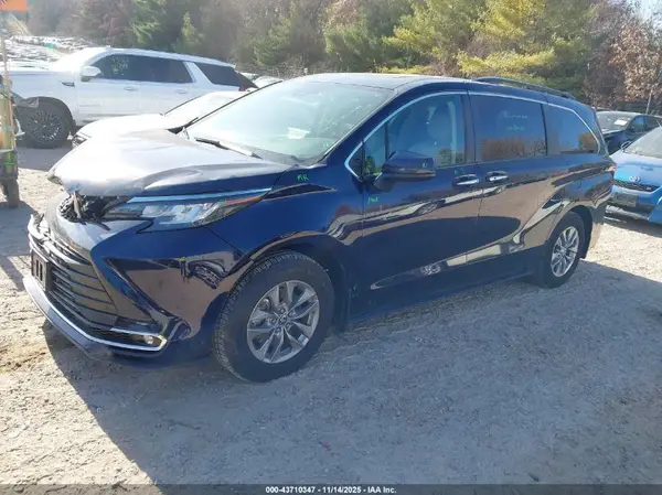 5TDJRKEC2NS099269 2022 TOYOTA SIENNA - Image 2