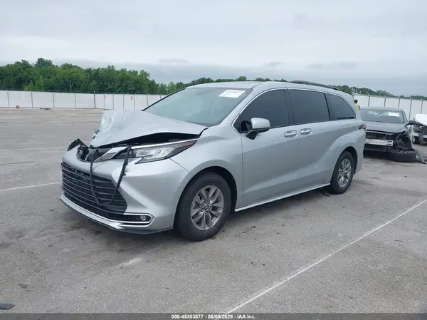 5TDJRKEC2NS104910 2022 TOYOTA SIENNA - Image 2