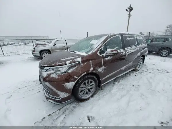 5TDJRKEC2NS108360 2022 TOYOTA SIENNA - Image 2