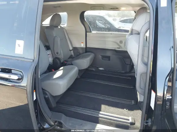 5TDJRKEC2NS122632 2022 TOYOTA SIENNA - Image 8