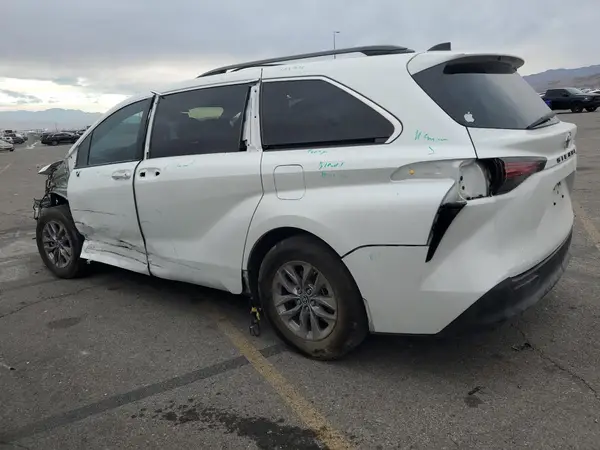 5TDJRKEC2NS133436 2022 TOYOTA SIENNA - Image 2