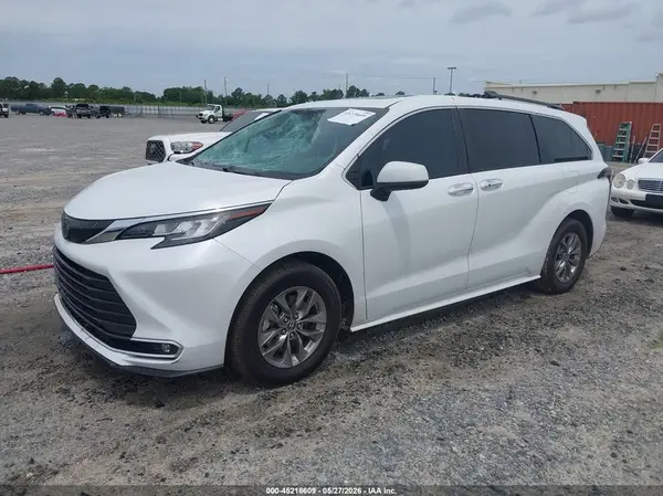 5TDJRKEC2PS144925 2023 TOYOTA SIENNA - Image 2