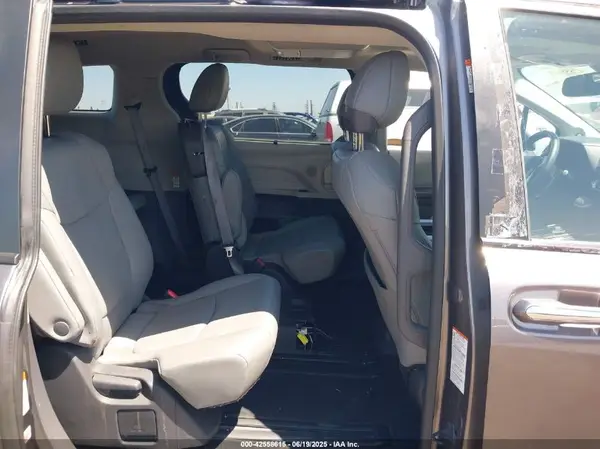 5TDJRKEC2PS149963 2023 TOYOTA SIENNA - Image 8