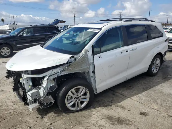 5TDJRKEC2PS174278 2023 TOYOTA SIENNA - Image 1