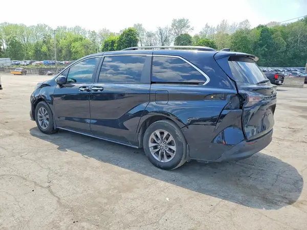 5TDJRKEC2RS187180 2024 TOYOTA SIENNA - Image 2