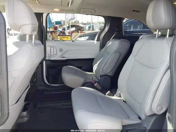 5TDJRKEC2SS235430 2025 TOYOTA SIENNA - Image 8