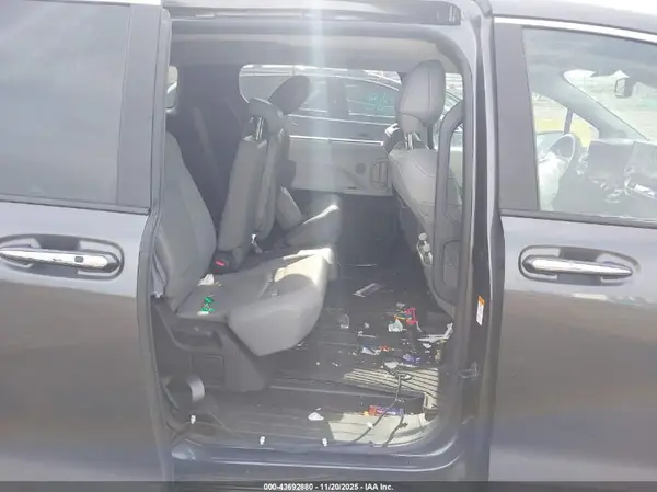 5TDJRKEC2SS257489 2025 TOYOTA SIENNA - Image 8