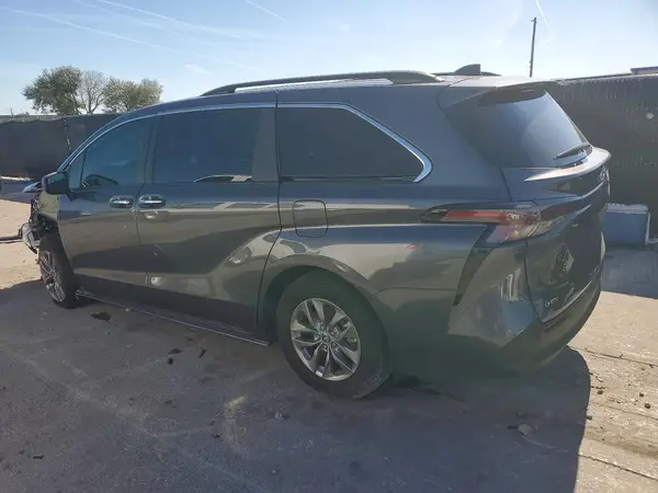 5TDJRKEC2SS262952 2025 TOYOTA SIENNA - Image 2