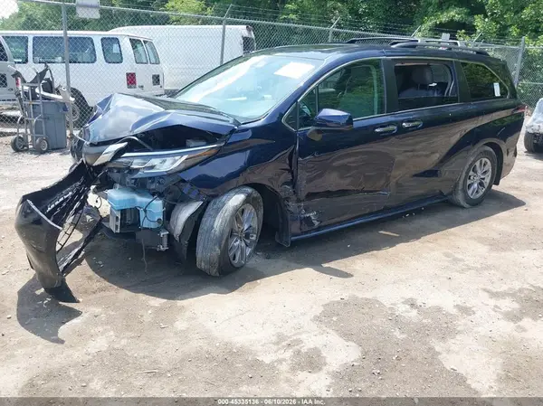 5TDJRKEC3MS058146 2021 TOYOTA SIENNA - Image 2
