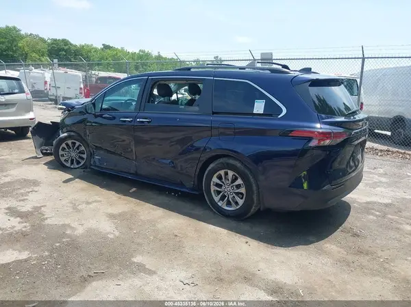 2021 TOYOTA SIENNA IAAI lot 45335136 auction photo 3