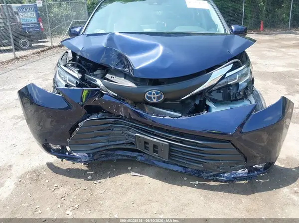 2021 TOYOTA SIENNA IAAI lot 45335136 auction photo 6