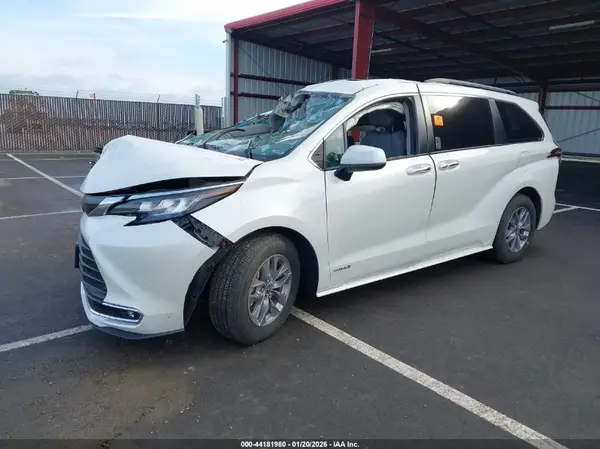 5TDJRKEC3MS063038 2021 TOYOTA SIENNA - Image 2