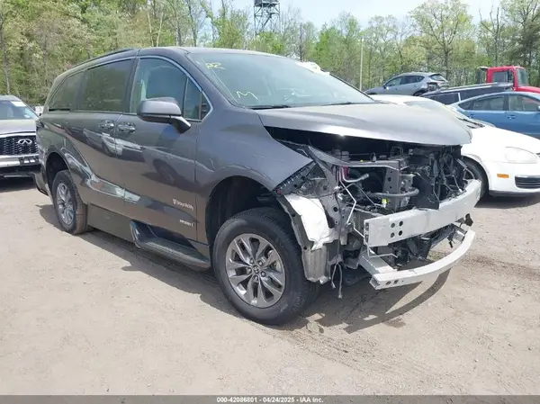 5TDJRKEC3MS065212 2021 TOYOTA SIENNA - Image 1