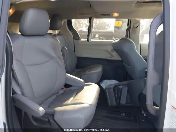 5TDJRKEC3NS090368 2022 TOYOTA SIENNA - Image 8